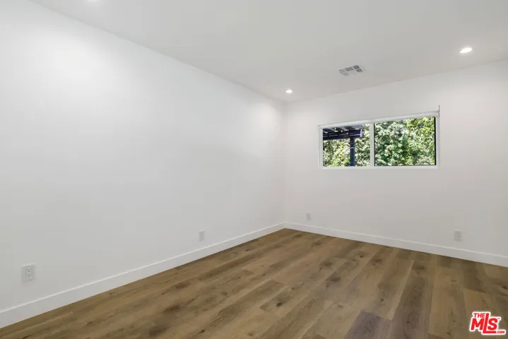 5900 Nita Avenue, Woodland Hills, California 91367