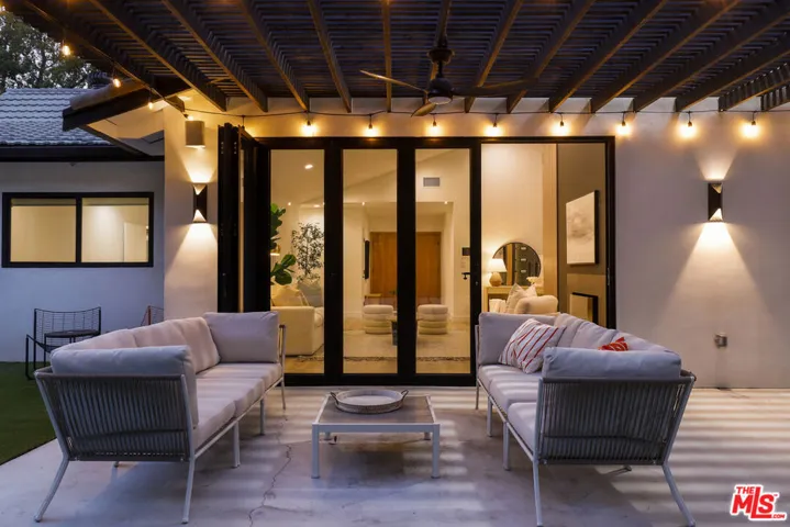 5900 Nita Avenue, Woodland Hills, California 91367