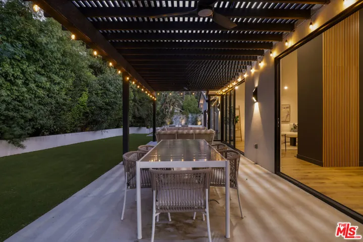 5900 Nita Avenue, Woodland Hills, California 91367
