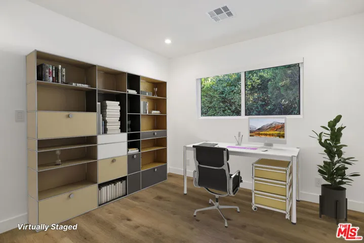 5900 Nita Avenue, Woodland Hills, California 91367