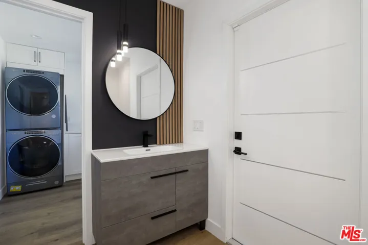 5900 Nita Avenue, Woodland Hills, California 91367