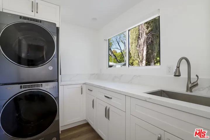 5900 Nita Avenue, Woodland Hills, California 91367