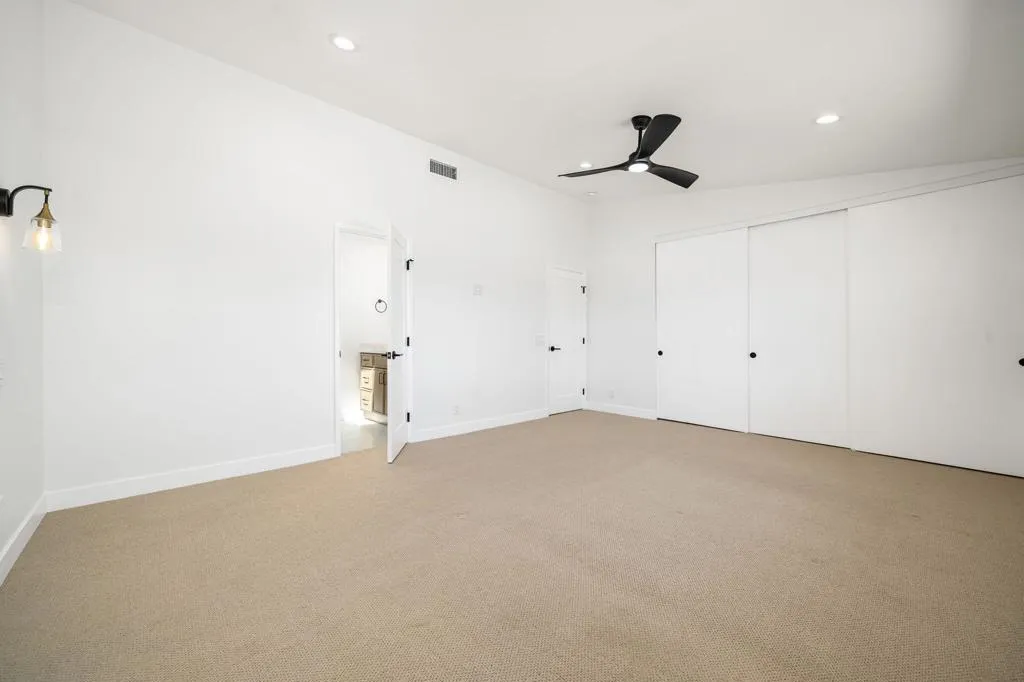 36-web-or-mls-DFCatalina_OPMG_0426_036
