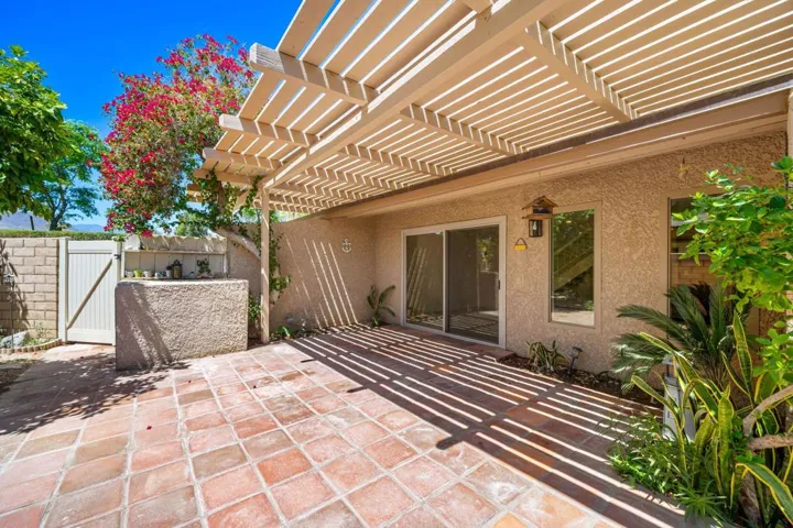 15-web-or-mls-DFCatalina_OPMG_0426_015