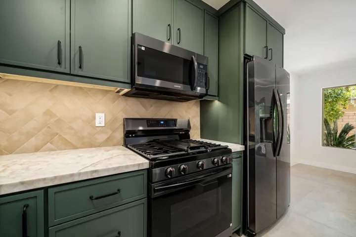 29-web-or-mls-DFCatalina_OPMG_0426_029