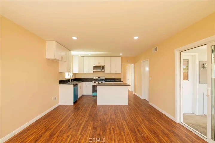 7630 Minstrel, Canoga Park, California 91304
