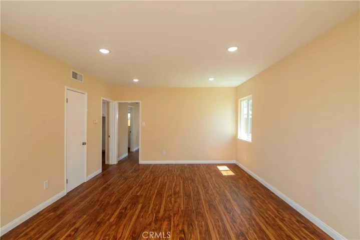 7630 Minstrel, Canoga Park, California 91304