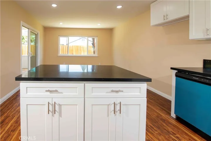 7630 Minstrel, Canoga Park, California 91304