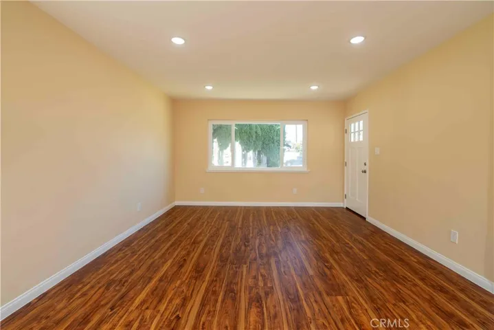 7630 Minstrel, Canoga Park, California 91304
