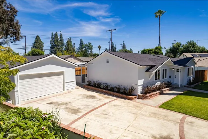 7630 Minstrel, Canoga Park, California 91304