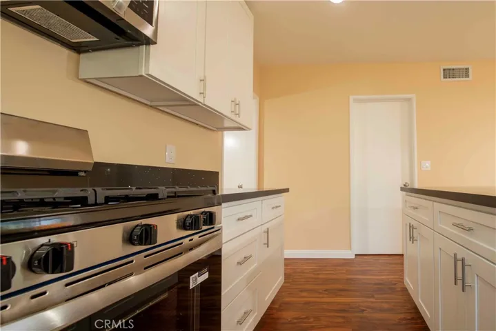 7630 Minstrel, Canoga Park, California 91304