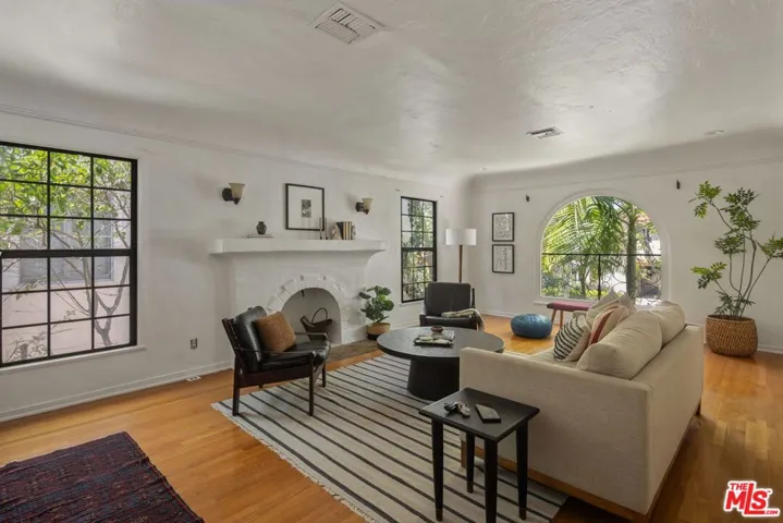 6122 W 6th Street, Los Angeles, California 90048