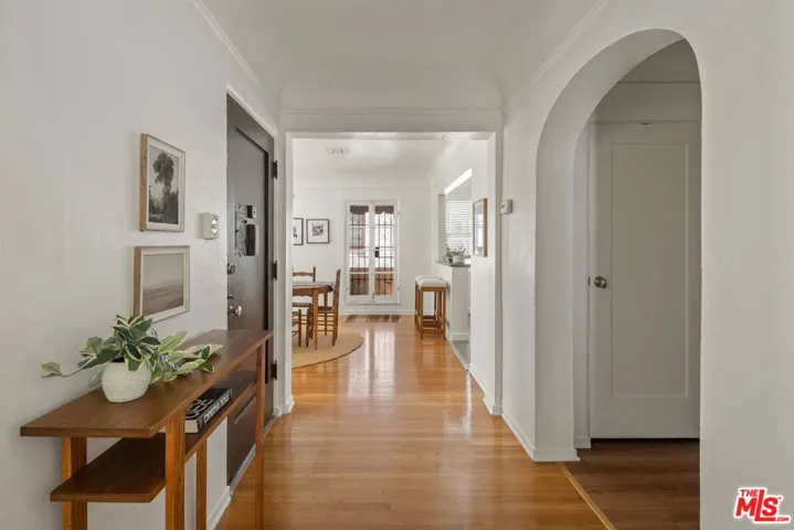 6122 W 6th Street, Los Angeles, California 90048