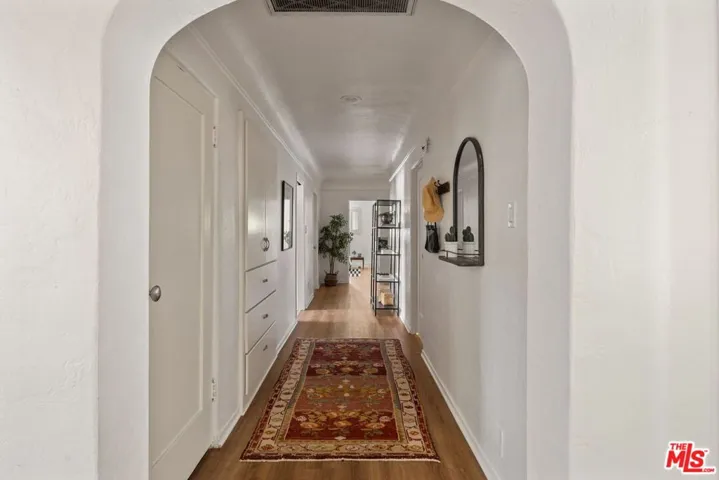 6122 W 6th Street, Los Angeles, California 90048