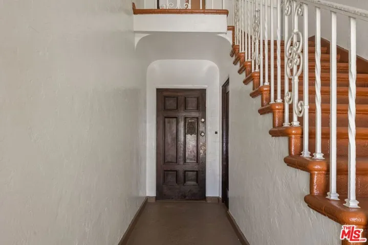 6122 W 6th Street, Los Angeles, California 90048