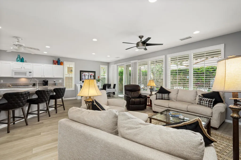 60477 Desert Shadows Dr.