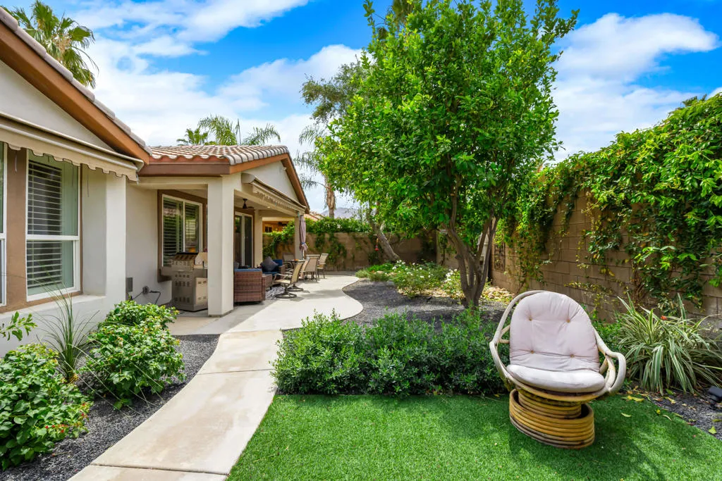60477 Desert Shadows Dr.