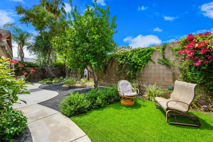 60477 Desert Shadows Dr.