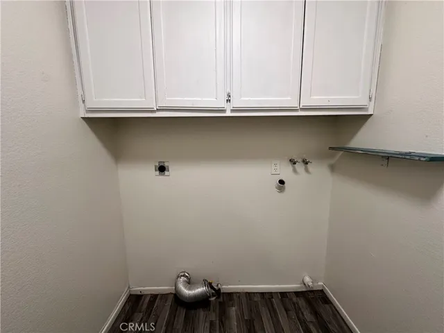 Unit 6: Washer and Dryer Hookup in Downstairs Bathroom