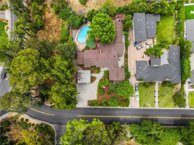 Arroyo San Miguel on the left allows complete privacy to this property