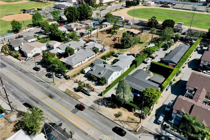 This is the kind of property that gives you room to create your vision.