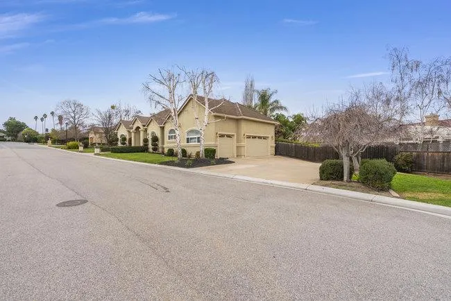 50 Ralphs Way, Hollister, California 95023