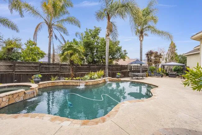 50 Ralphs Way, Hollister, California 95023