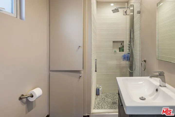 2nd Bedroom Bath