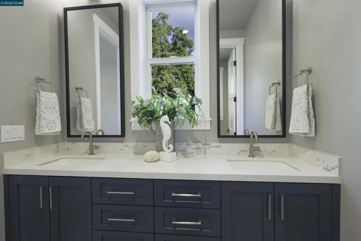 Guest Suite Bathroom