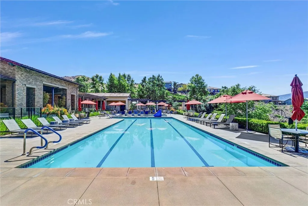 COMMINITY POOL