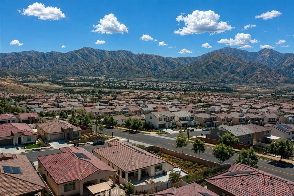 DRONE VIEW LOOKINGOUT FROMOVE HOME