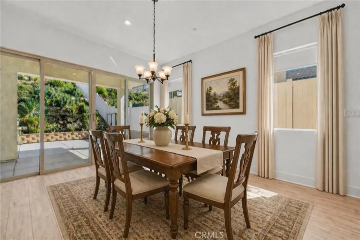FORMAL DINING AREA