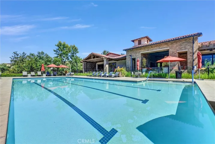 COMMINITY POOL