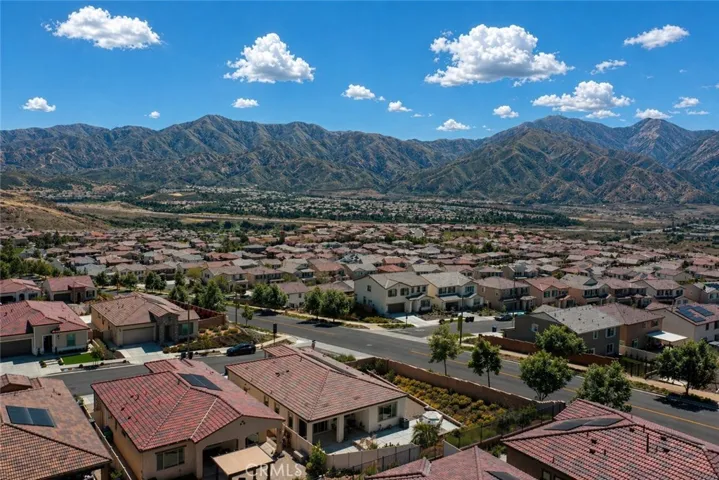 DRONE VIEW LOOKINGOUT FROMOVE HOME
