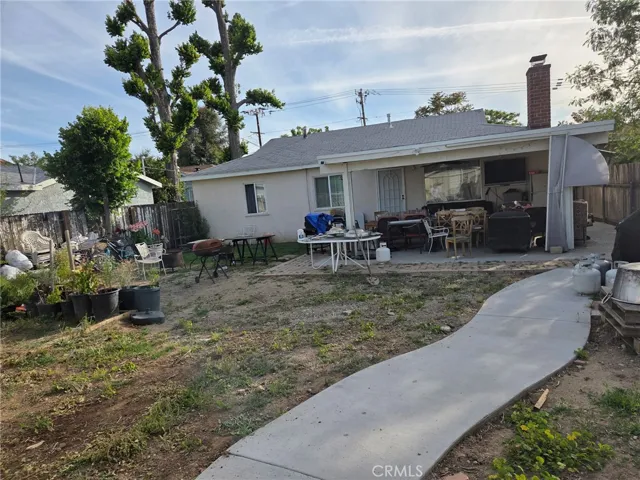25074 Walnut, Newhall, California 91321