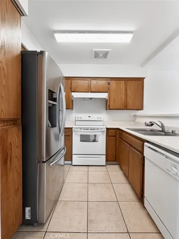 1190 S Winery Avenue 289, Fresno, California 93727