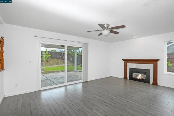 196 Bittercreek Dr, Folsom, California 95630