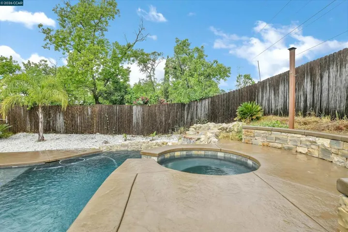196 Bittercreek Dr, Folsom, California 95630