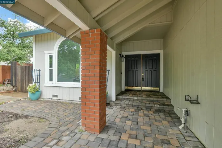 196 Bittercreek Dr, Folsom, California 95630