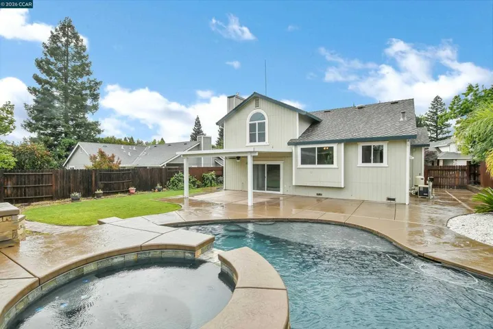 196 Bittercreek Dr, Folsom, California 95630
