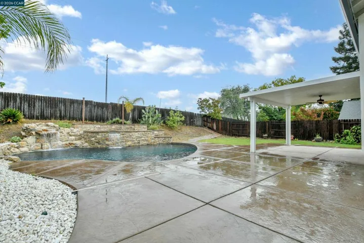 196 Bittercreek Dr, Folsom, California 95630