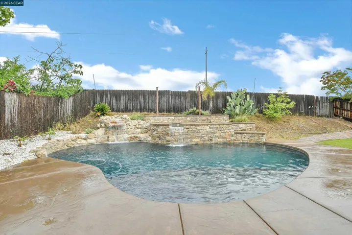 196 Bittercreek Dr, Folsom, California 95630