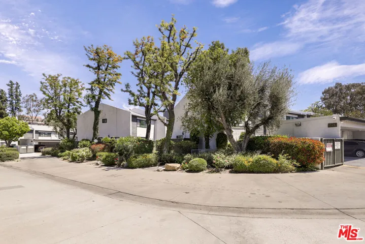 11311 Tampa Avenue 30, Porter Ranch, California 91326
