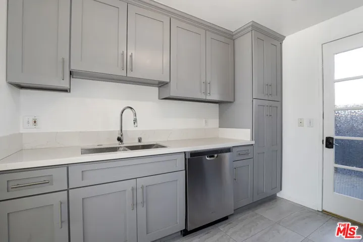 11311 Tampa Avenue 30, Porter Ranch, California 91326