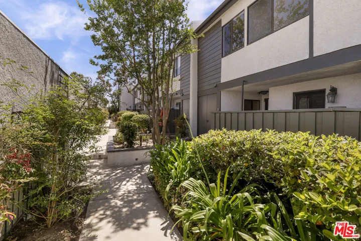 11311 Tampa Avenue 30, Porter Ranch, California 91326