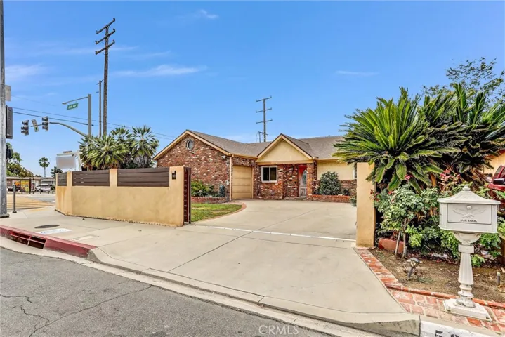 5203 N Enid Avenue, Azusa, California 91702