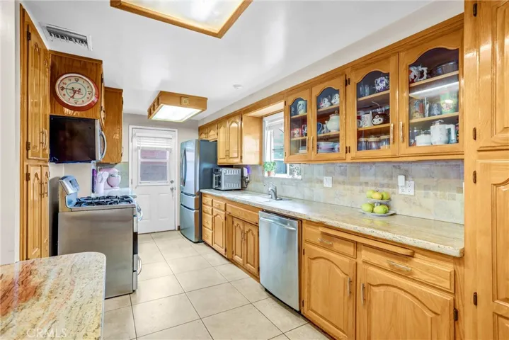 5203 N Enid Avenue, Azusa, California 91702