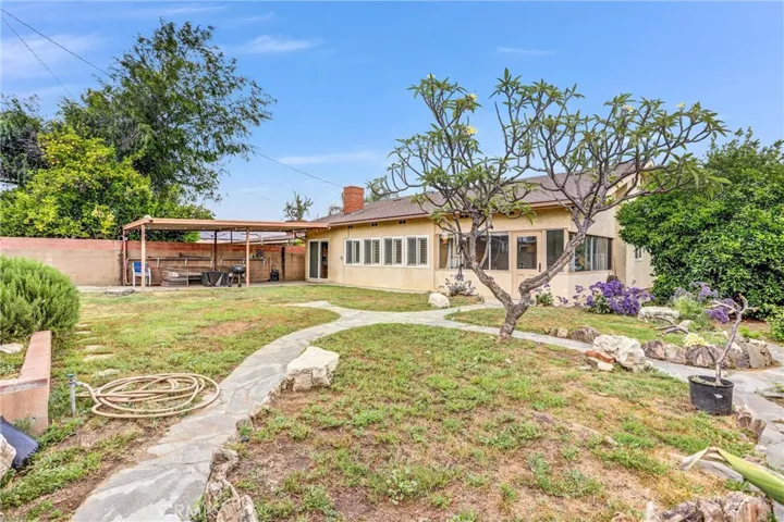 5203 N Enid Avenue, Azusa, California 91702