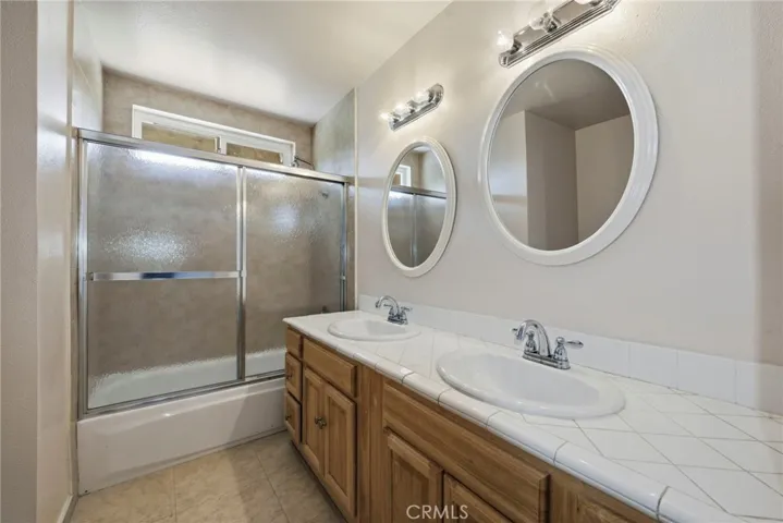 35 Lindberg, Irvine, California 92620