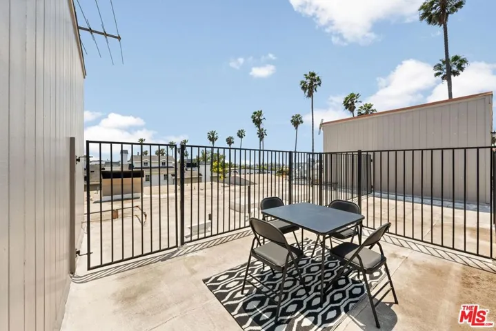 1015 21st Street B, Santa Monica, California 90403